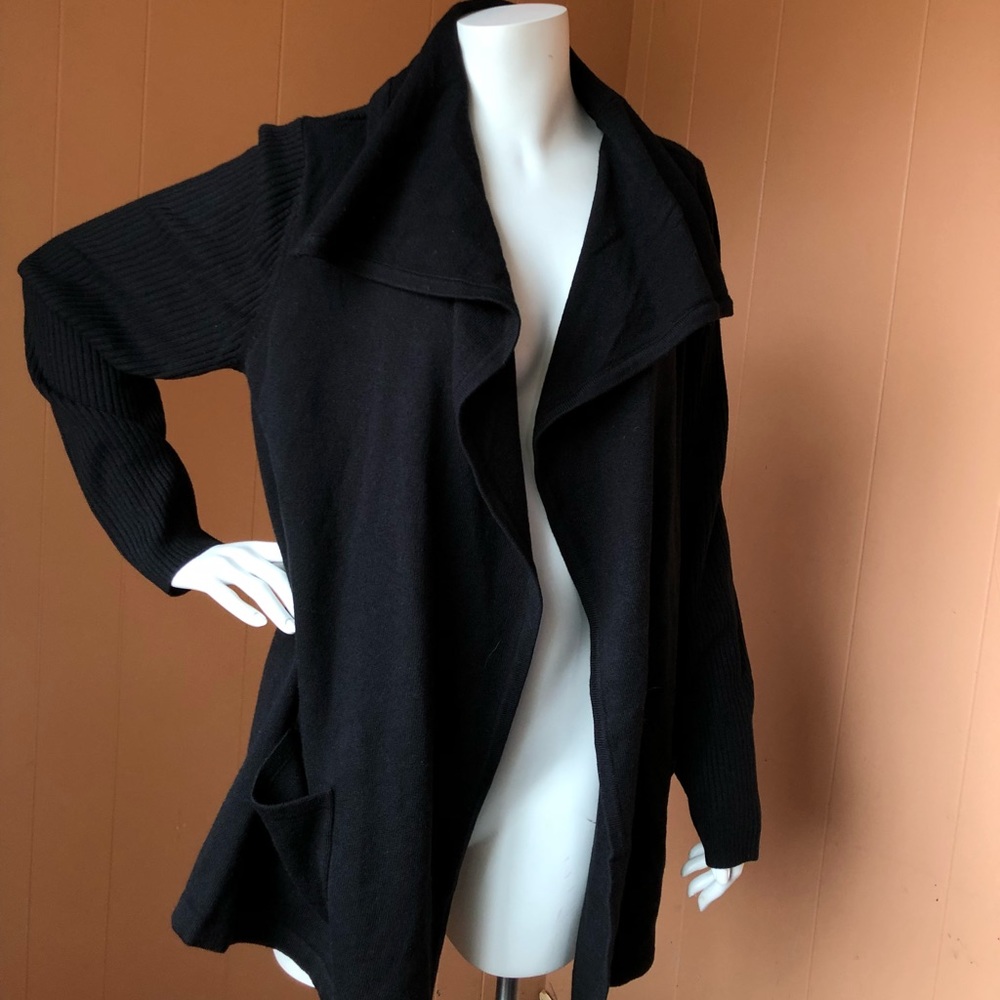 Solid Black Long Cardigan With Pockets - image 3